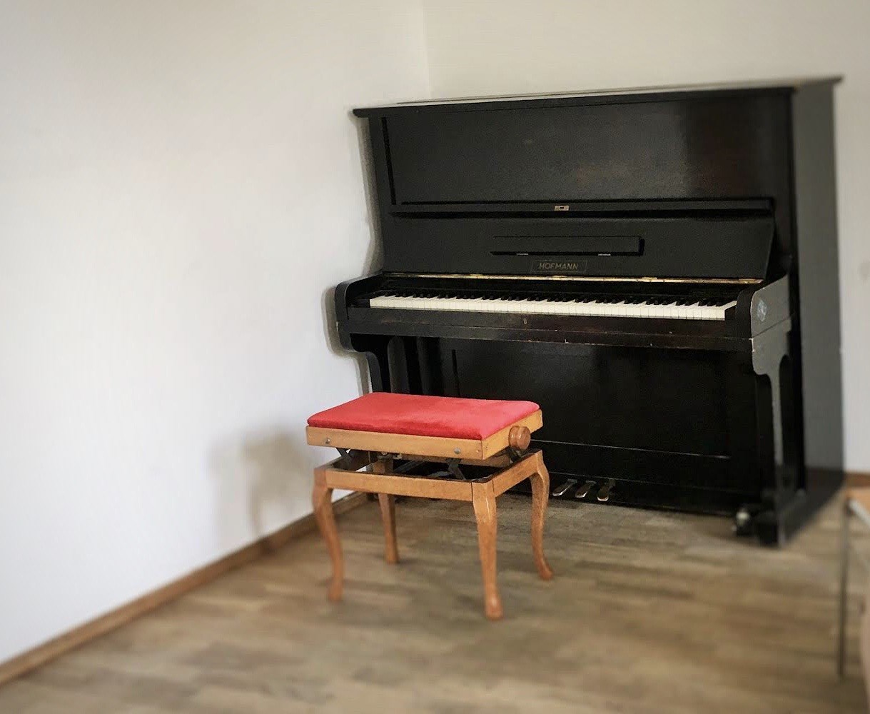 Piano studio.JPG